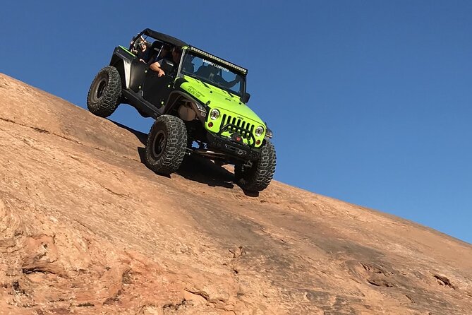 4x4 Hell's Revenge Jeep Tour - Pickup, meeting point, and how the timing works in Moab