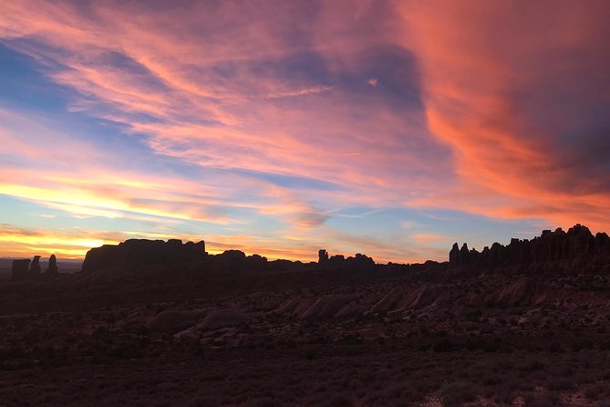 Arches National Park 4x4 Adventure from Moab - Eye of the Whale Arch: the optional half-mile that’s worth planning for