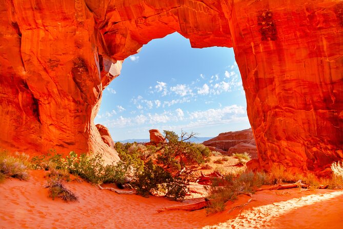 Arches National Park Hike Challenge: Tackle Devils Garden 7m Loop - Car stops that multiply the photos without extra miles