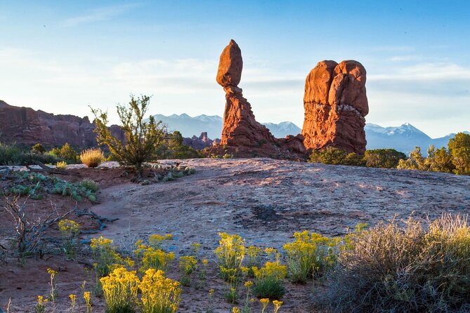 Arches National Park Morning Tour - Moab Adventure Center to the park: how the 9:15am start works