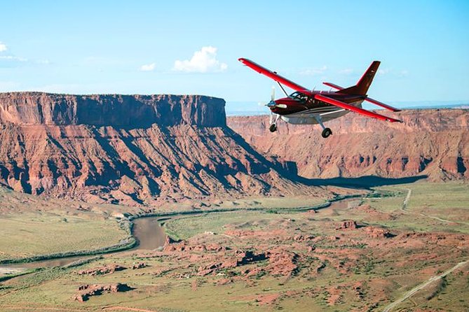 Canyonlands and Arches Combo National Park Airplane Tour - Arches from above: Landscape Arch, Fisher Towers, and Devils Garden