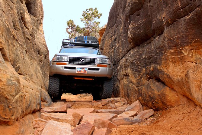 Canyonlands National Park Needles District by 4x4 - Elephant Hill and the technical tracks: where the real 4x4 experience happens