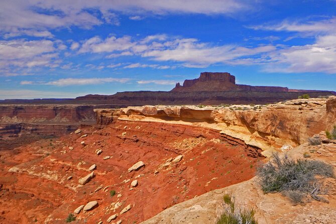 Canyonlands National Park White Rim Trail by 4WD - Gooseneck overlook and Lathrop Canyon: classic canyon drama