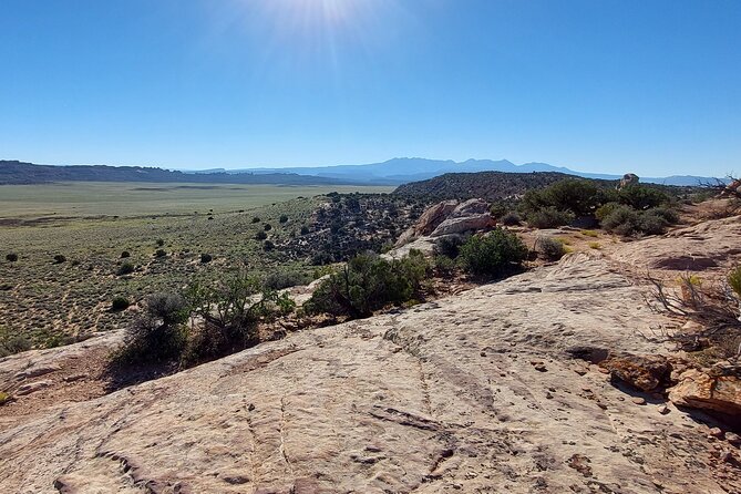 Discover The Hidden Arches: Solitaire Arches Hike & 4x4 Fun - Guide quality (Paulina is the name that keeps showing up)