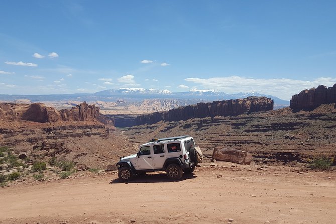 Do it like a local! Drive a canyon in the comfort of your personal SUV! - Why a local guide changes the whole ride