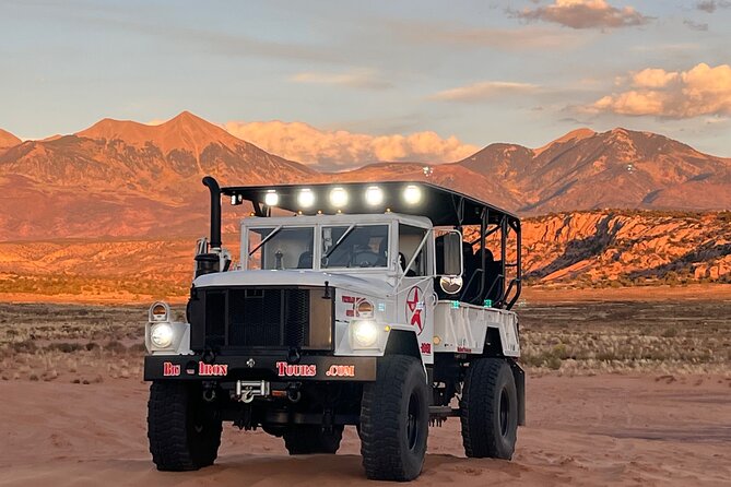 Exciting and Scenic Off-Road Guided Tour of Moab's Backcountry!!! - The guides and the vibe: why humor and local knowledge matter