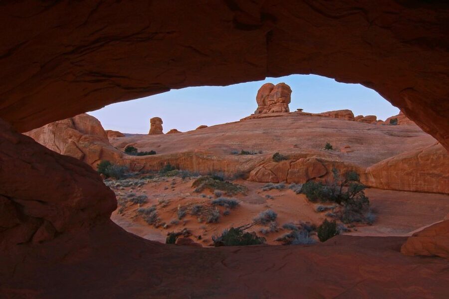 From Moab: Arches National Park 4x4 Drive and Hiking Tour - Key things that make this tour work