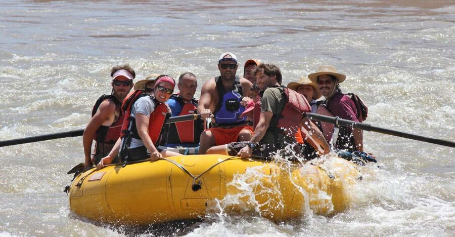 From Moab: Canyonlands 4x4 Drive and Colorado River Rafting - From Moab to Canyonlands: the value of seeing it from two angles