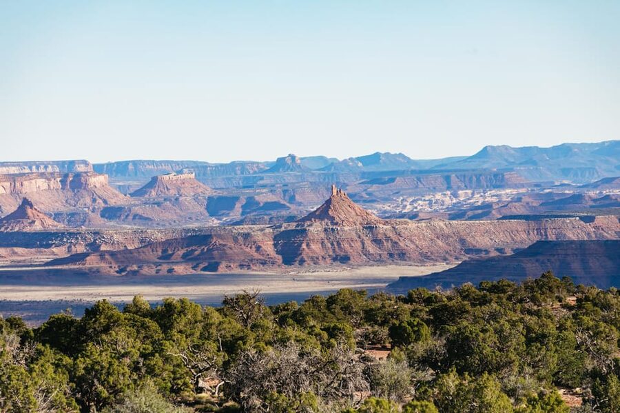 From Moab: Sky District Canyonlands National Park 4x4 Tour - Island in the Sky jeep trails: Fossil Point and Musselman Arch