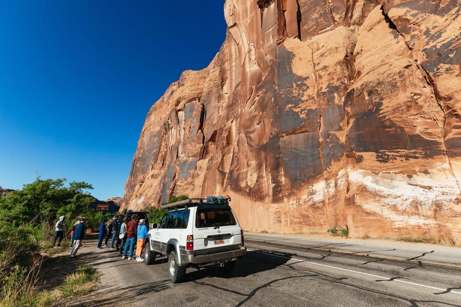 From Moab: Sky District Canyonlands National Park 4x4 Tour - Who should book this 4x4 Island in the Sky tour