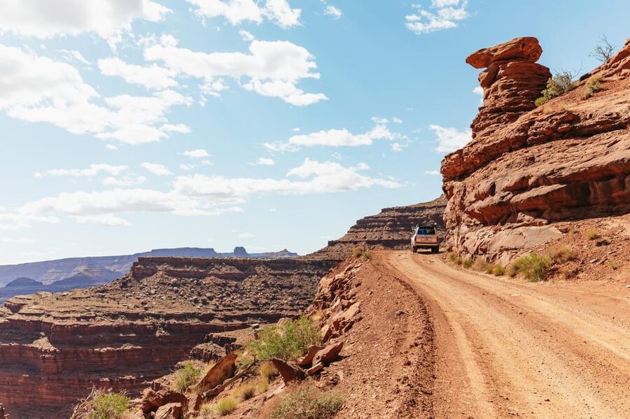 From Moab: Sky District Canyonlands National Park 4x4 Tour - Following the Colorado River and spotting petroglyphs