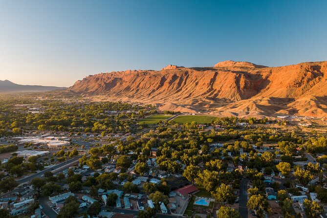 Grand Moab, Scenic Heli Tour - 60 minutes - Corona Arch: Seeing the Shape From the Sky