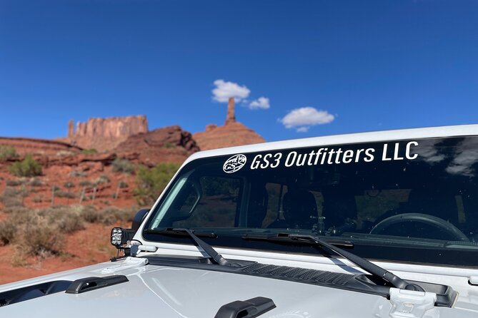 Hell’s Revenge Private 4x4 Guided Jeep Experience in Moab - Sunset Lighting and the La Sal Color Show