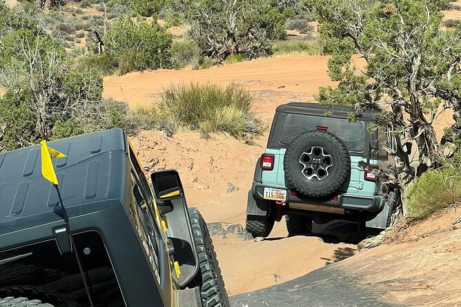 Hell’s Revenge Private 4x4 Guided Jeep Experience in Moab - Pickup, Ride Comfort, and What the Included Stuff Really Means