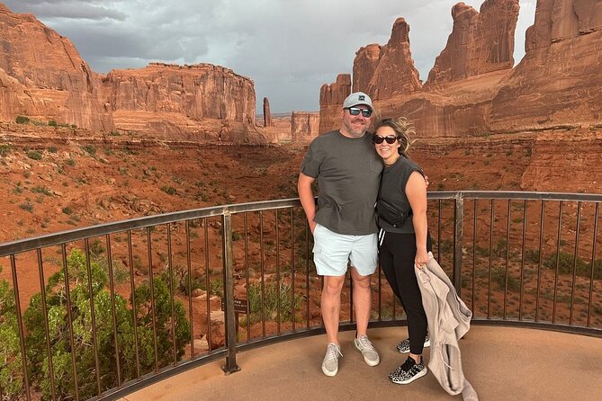 HIGHLY RATED Arches National Park Sightseeing Tour From Moab Utah - Park Avenue Trail: “Downtown Canyon” Energy