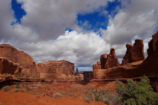 Immersive Arches Walking Tours | More Stops, More Tour Options - What you’ll actually see: a stop-by-stop game plan