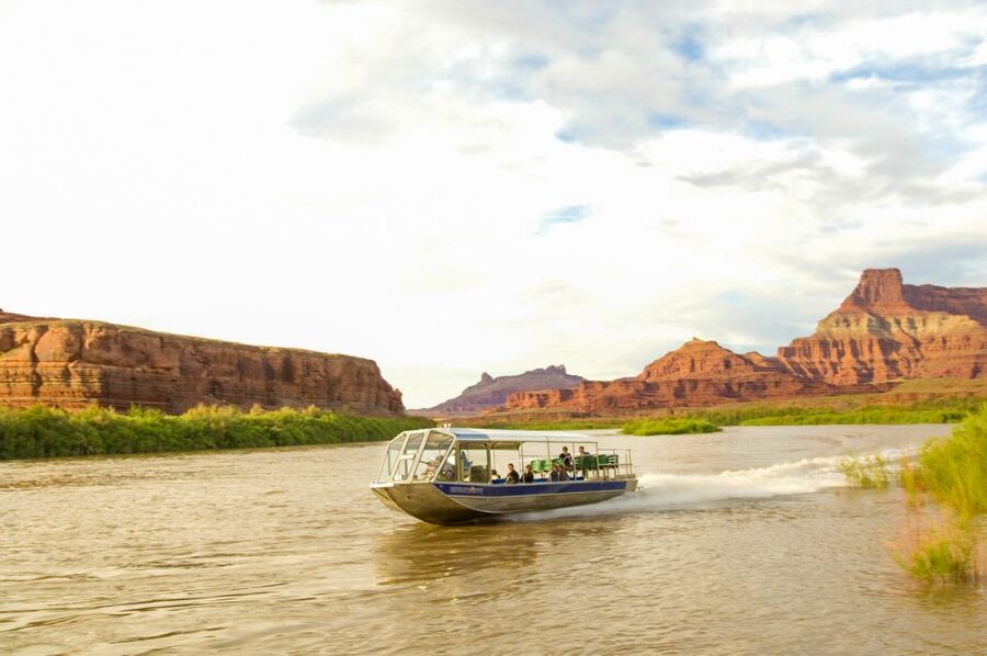 Moab: 1-Hour Express Jet Boat Tour on Colorado River - Getting to the Dock: 1861 N Hwy 191 and the 5 to 30 Steps Reality