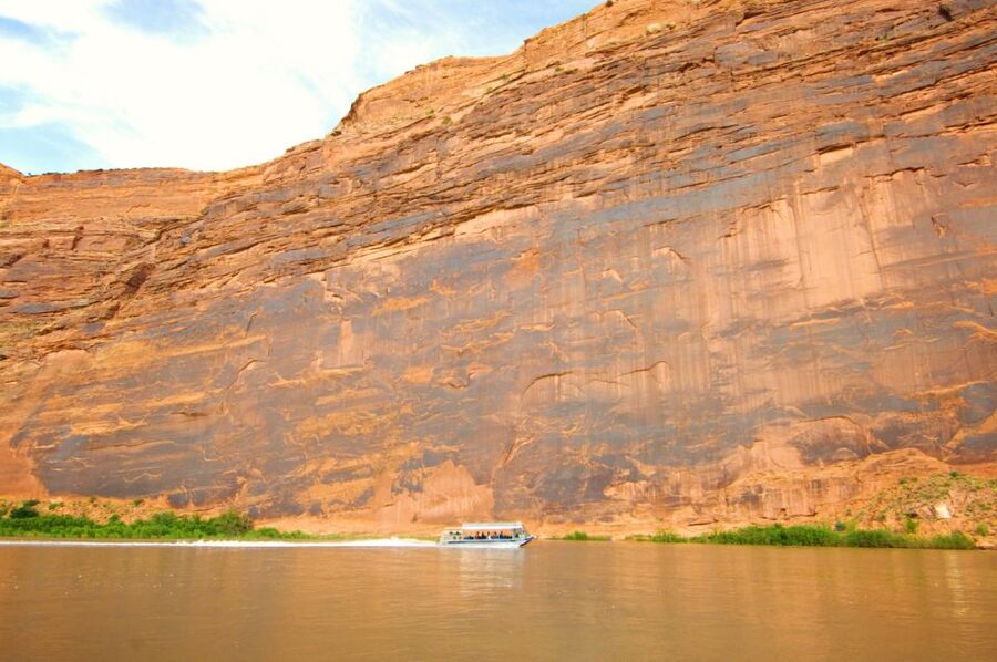 Moab: 3-Hour Jet Boat Tour to Dead Horse Point State Park - Heading toward Canyonlands: how far you go before turning back