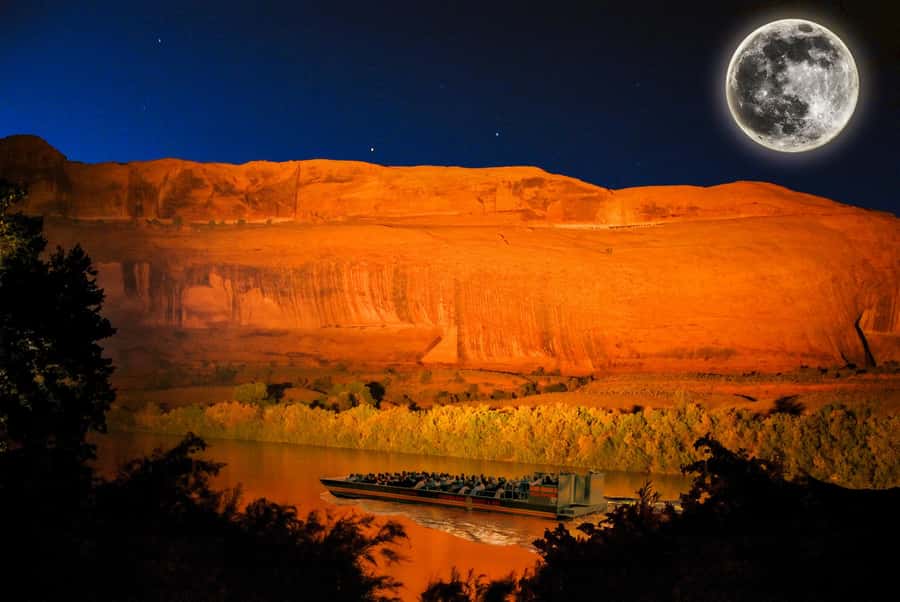 Moab: Colorado River Dinner Cruise with Music and Light Show - Cowboy Dutch oven dinner: food, drinks, and what you’ll notice