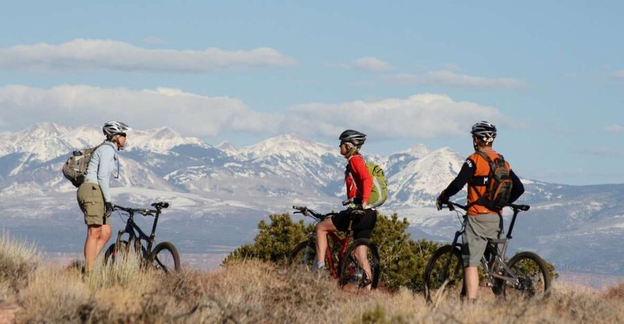 Moab: Dead Horse Point Singletrack Mountain Biking Tour - Dead Horse Point from the saddle: what this tour really delivers