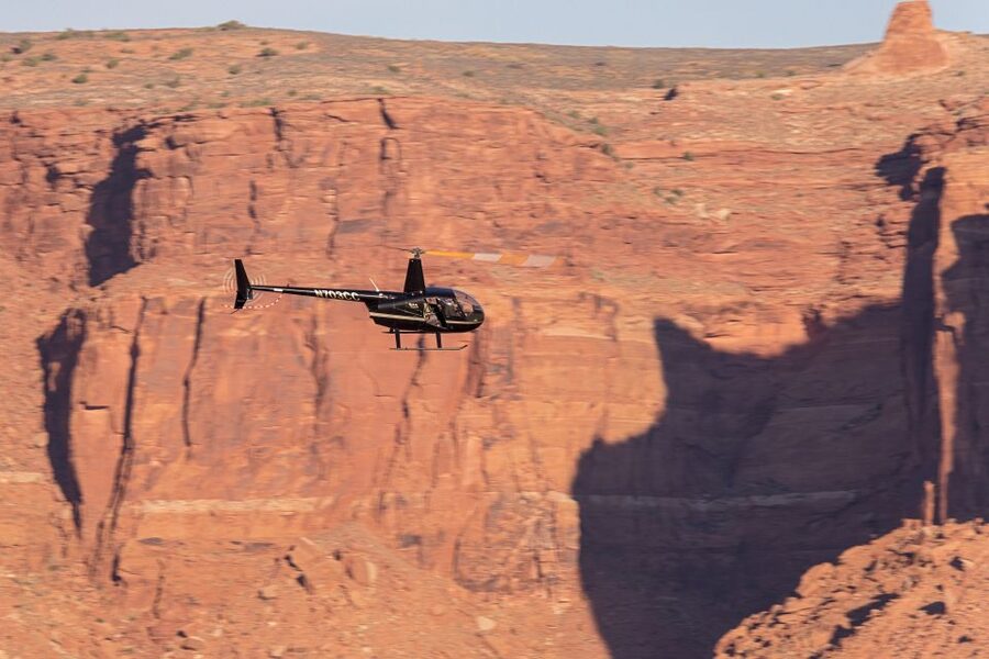 Moab: Grand Helicopter Tour - Determination Towers and Gemini Bridges: the start of the wow-factor