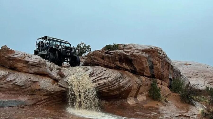 Moab: Hell's Revenge "Beast" 4x4 Adventure Tour - Price and value for a private group up to 7