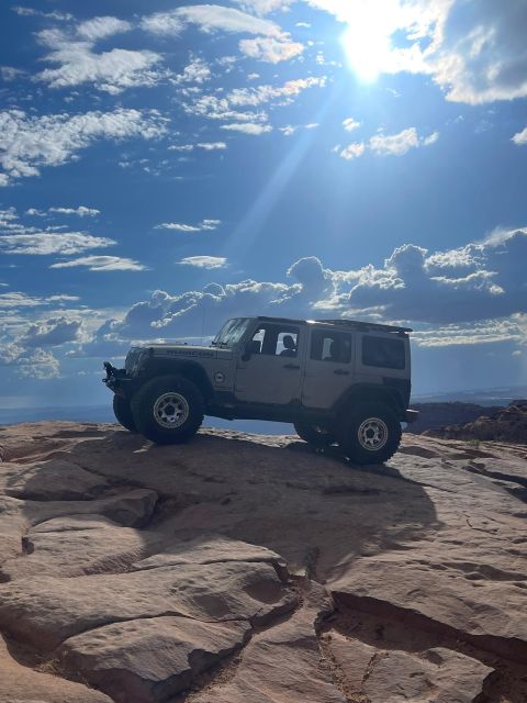 Moab Jeep Tour - Dinosaur tracks stop: the one moment you’ll talk about later