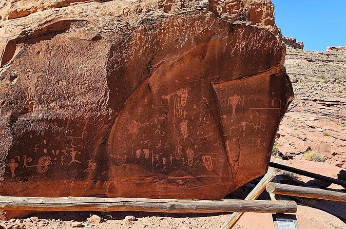 Moab Private Petroglyph Scenic Tour - Birthing Scene at Birthing Stone: Another chance to see the story
