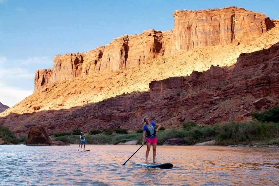 Moab: Stand-Up Paddleboard with small rapids on Colorado - Why this SUP trip feels like a river clinic