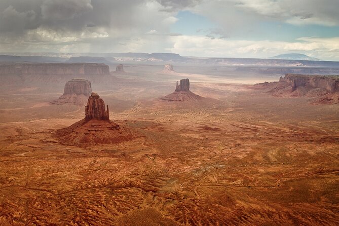 Monument Valley and Canyonlands National Park Combo Air Charter - Canyonlands from above: spotting Cataract Canyon in context