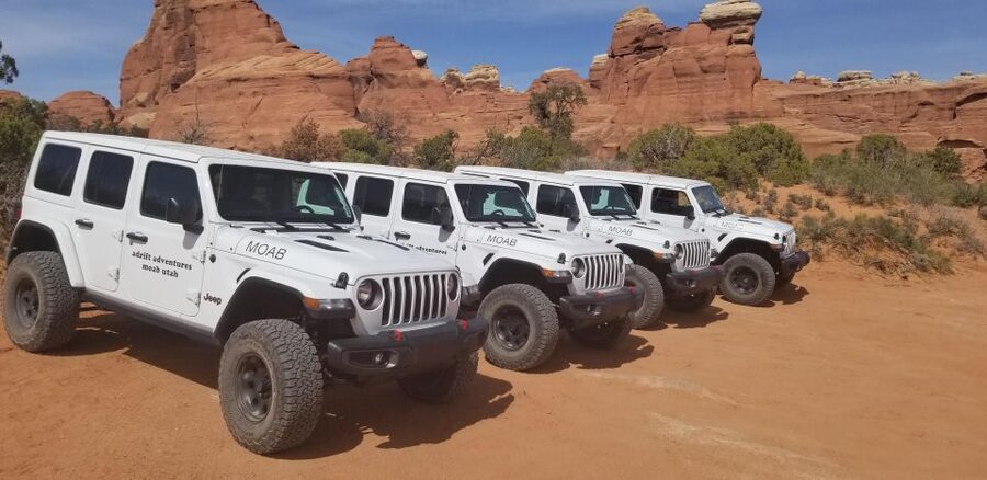 Morning Arches National Park 4x4 Tour - Back Door Access via US-191 and Willow Springs Road