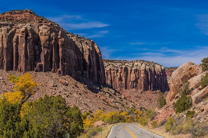 NEW! Canyonlands Needles Chesler Park Hiking Discovery Tour - Stop 1: The Needles District stop that sets the tone