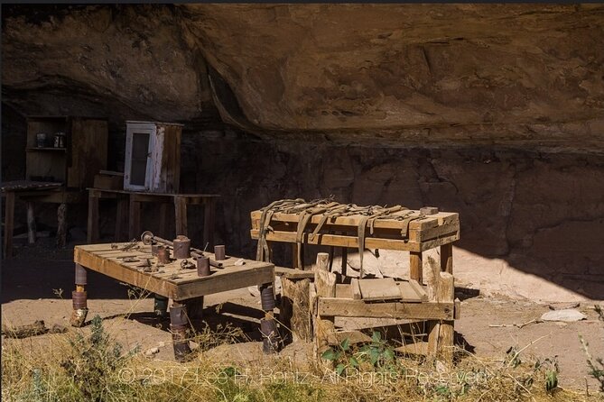 NEW! Canyonlands Needles Chesler Park Hiking Discovery Tour - Stop 3: Newspaper Rock Recreation Site and why it’s worth the stop