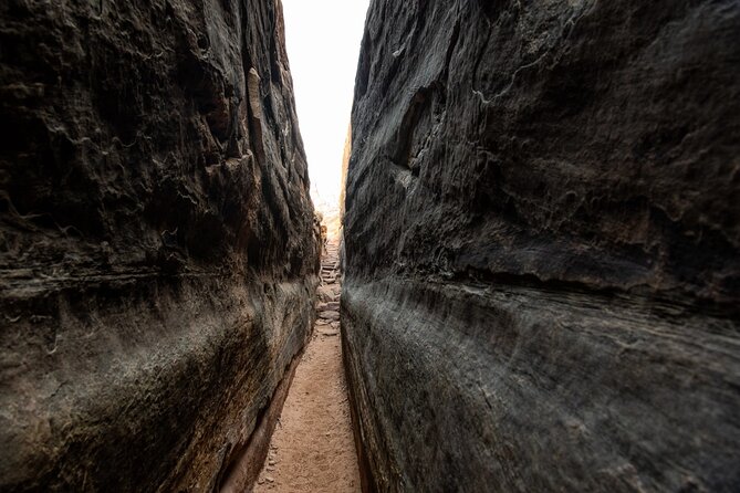 NEW! Canyonlands Needles Chesler Park Hiking Discovery Tour - Pickup in Moab: how it helps you start without friction