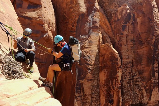 Private 3/4 Day Canyoneering Tour in Moab - Gear Up and Learn to Rappel (30–220 Feet)