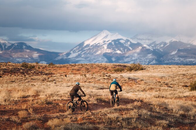 Private Group Half-Day Moab Brand Trails Guided Mountain Biking Tour - Gear and Comfort: Bikes, Helmets, and Staying Hydrated