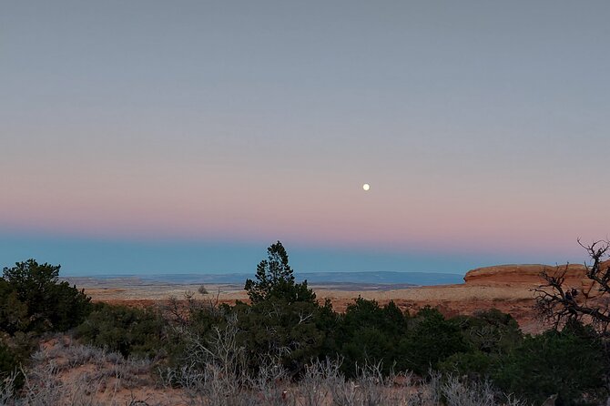 Secluded Arches Sunset Experience Best Of Devils Garden Fun Hike - How the sunset schedule shapes the whole tour