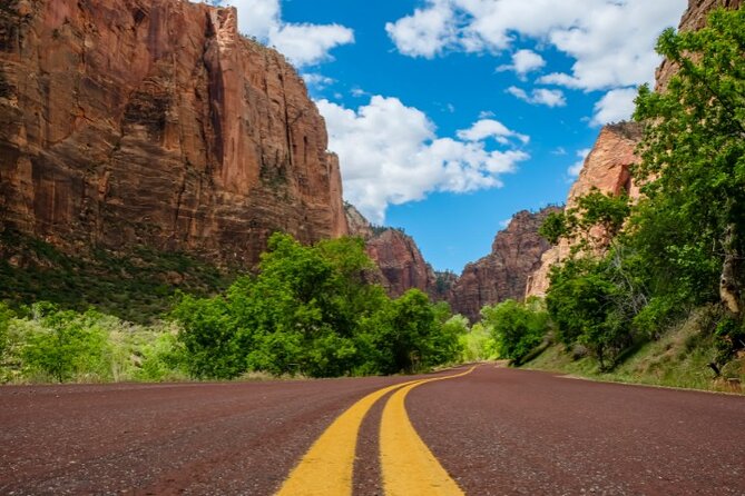 Self Guided Audio Tour Bundle for Utah's Mighty Five - Day 1 in Arches: 70 points, plus the return drive from Moab