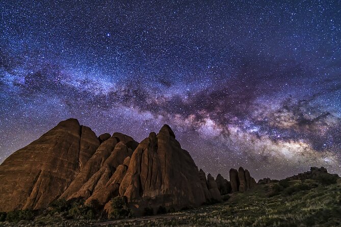Sunset and Night Photography in Arches National Park - Arches photo stops: at least three locations, including lesser-known angles