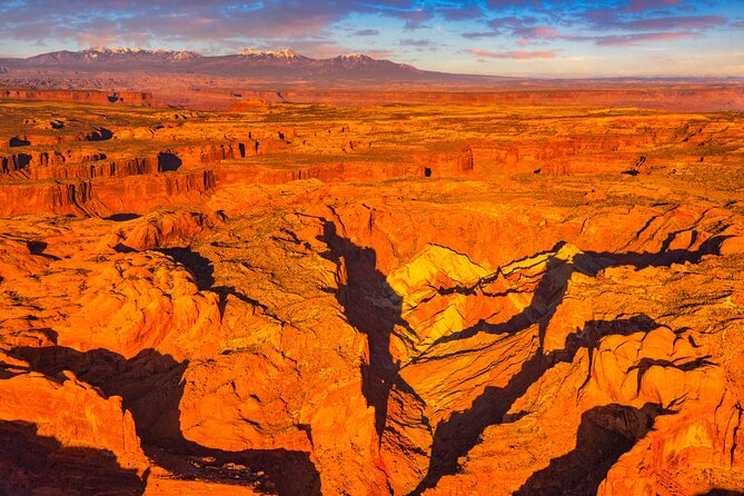 Sunset in Canyon Country Airplane Tour- 60 Min - Over Dead Horse Point: the moment the colors start to pop