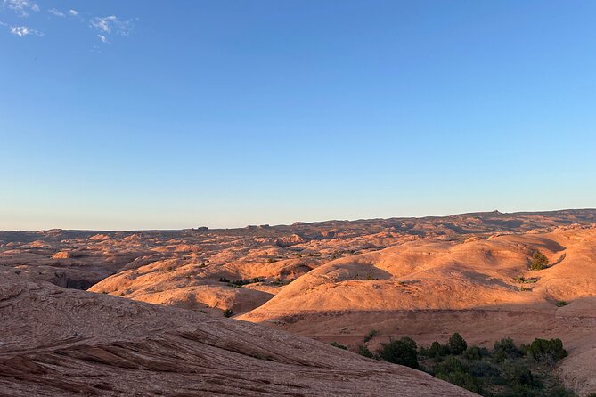 Sunset Private Off-Road Jeep Tour in Moab - The ride that sets the tone: Stop 1 at Hell’s Revenge