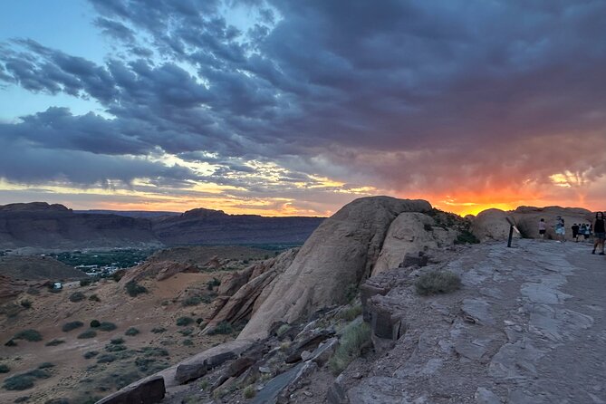 Sunset Private Off-Road Jeep Tour in Moab - Guides like Rika and Jason make the difference