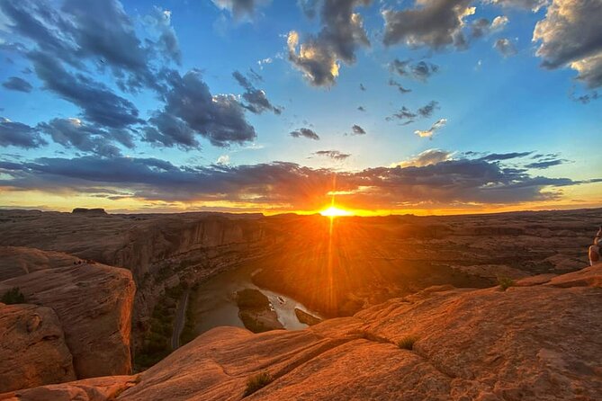 Sunset Private Off-Road Jeep Tour in Moab - Private Jeep time: up to 4 people and about 2–3 hours