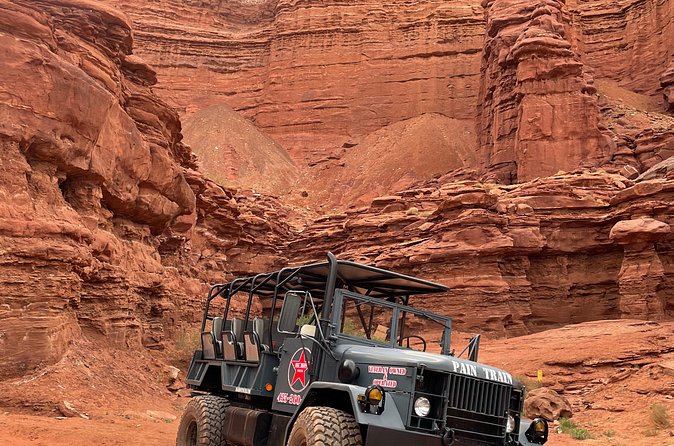 Sunset Tour, Moab, Off-road and Scenic Backcountry - Mike and Brutus: why the guide matters more than the route