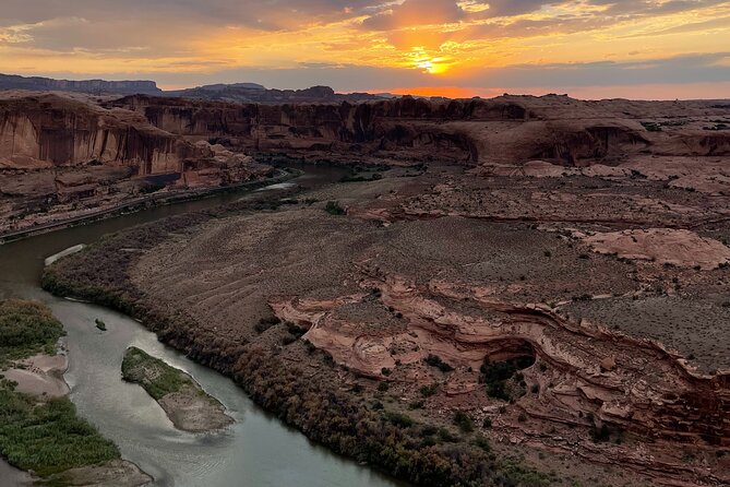 The Best U-Drive Hell's Revenge 4x4 Off Roading Tour from Moab - Timing and tour options: why the schedule matters in Moab