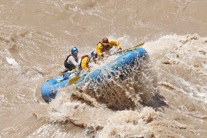 Whitewater Rafting on the Colorado River - Guides Make It: Stories, Safety Checks, and the Right Vibe